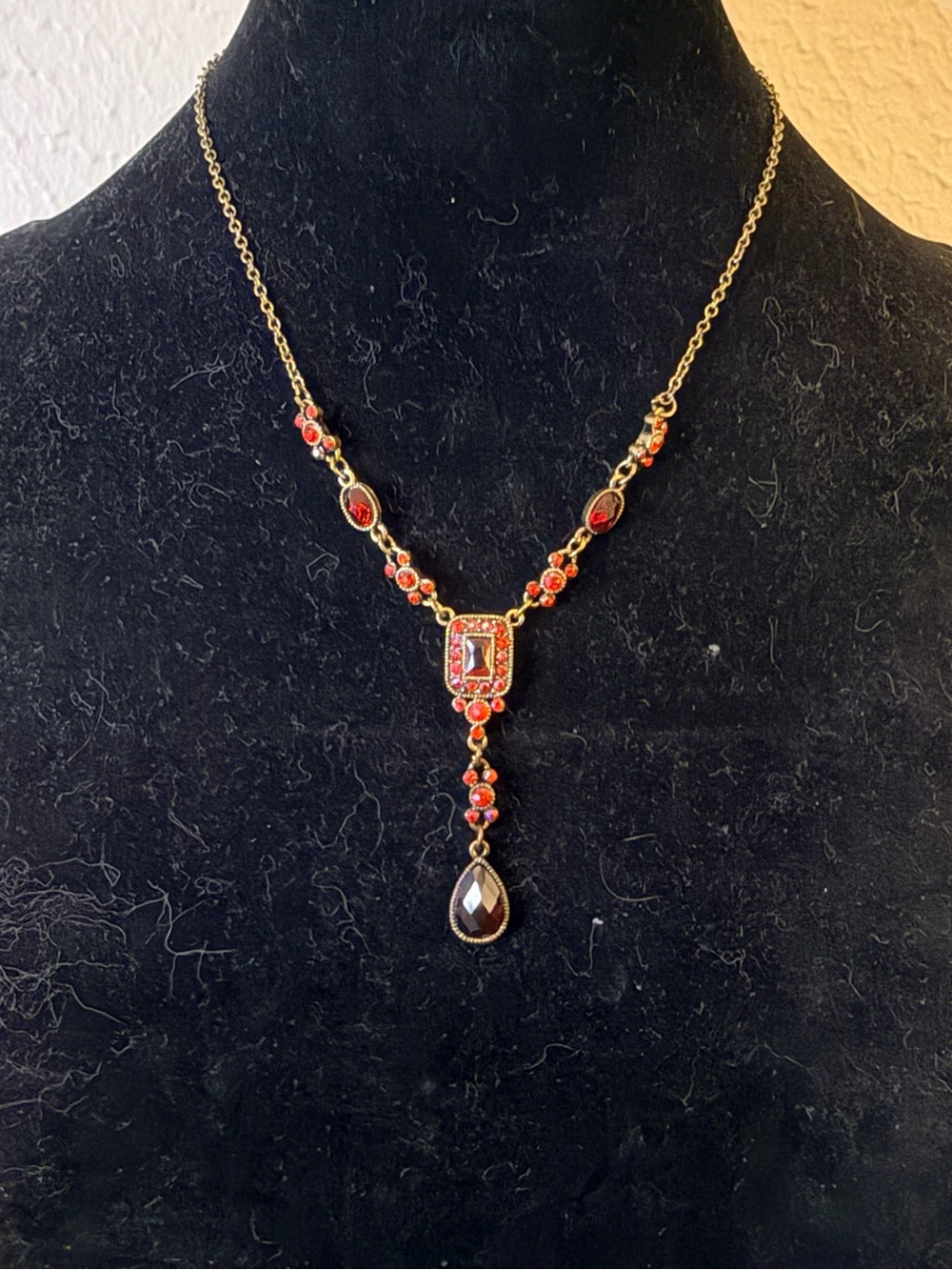 Vintage Avon Gold-tone Red Crystal Drop Y Necklace Nina Ricci